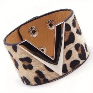 🆕️Leopard Animal Print Leather Faux Fur Bracelet